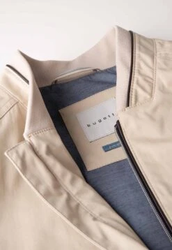 Bugatti Water-Repellent - Bomberjacks - Beige 14 Bugatti Water-Repellent - Bomberjacks - Beige -Bugatti Winkel 15ddae54a9a04f27aaecdac1b888e78d