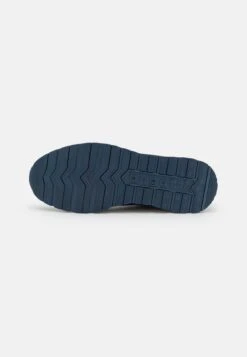 Bugatti Stranger - Sneakers Laag - Dark Blue 12 Bugatti Stranger - Sneakers Laag - Dark Blue -Bugatti Winkel 1d8f6f26753c4ac3b2acf8486a31938b