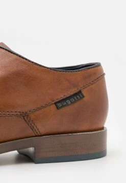 Bugatti Licio Eco - Veterschoenen - Cognac 13 Bugatti Licio Eco - Veterschoenen - Cognac -Bugatti Winkel 24f59ba049a2429e8e00f1f8b6883452