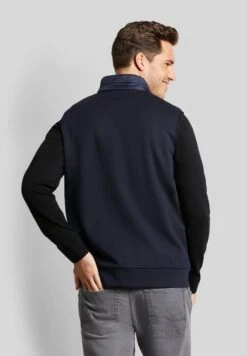 Bugatti Modern Fit - Bodywarmer - Marine -Bugatti Winkel 2b21393a3908420b9fb578e91f6ad6a6