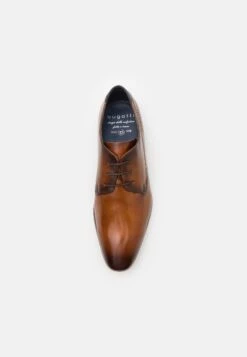 Bugatti Morino - Veterschoenen - Cognac 11 Bugatti Morino - Veterschoenen - Cognac -Bugatti Winkel 2c4015fffa7f4eeeb57c4f0449842000