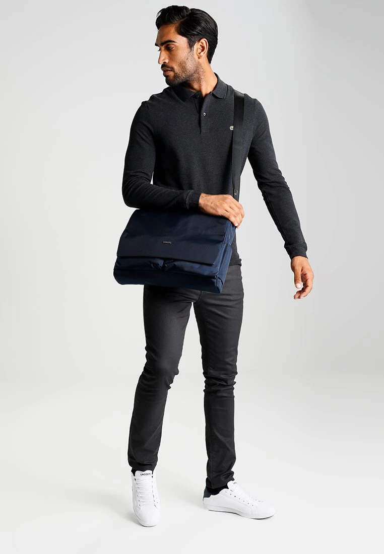 Bugatti Contratempo - Schoudertas - Blue 4 Bugatti Contratempo - Schoudertas - Blue - Afbeelding 2