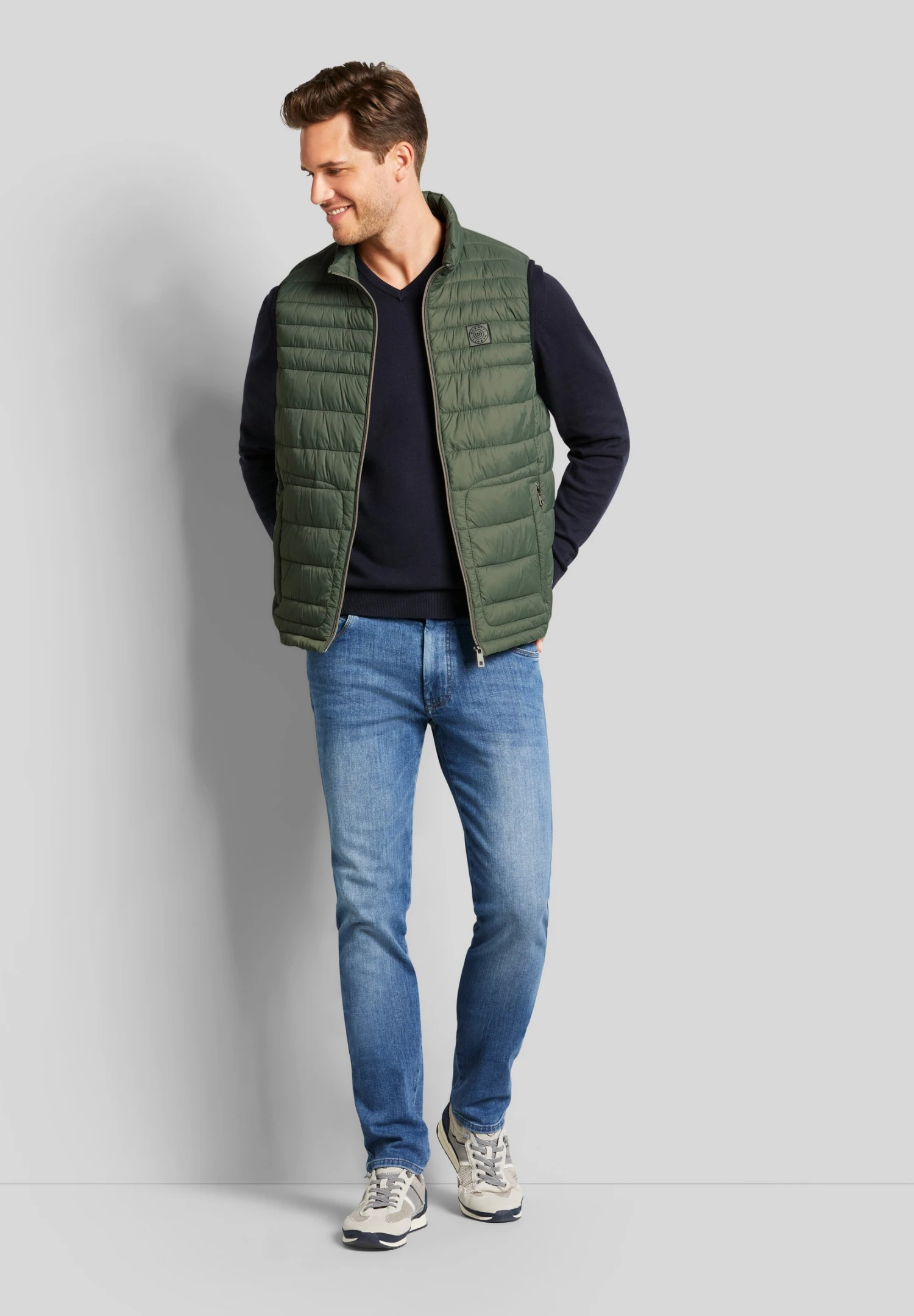 Bugatti Airseries - Bodywarmer - Moos 4 Bugatti Airseries - Bodywarmer - Moos - Afbeelding 2