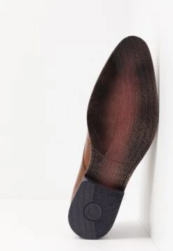 Bugatti Lair - Veterschoenen - Cognac -Bugatti Winkel 74616617f2ad462bae6e37e95431b601