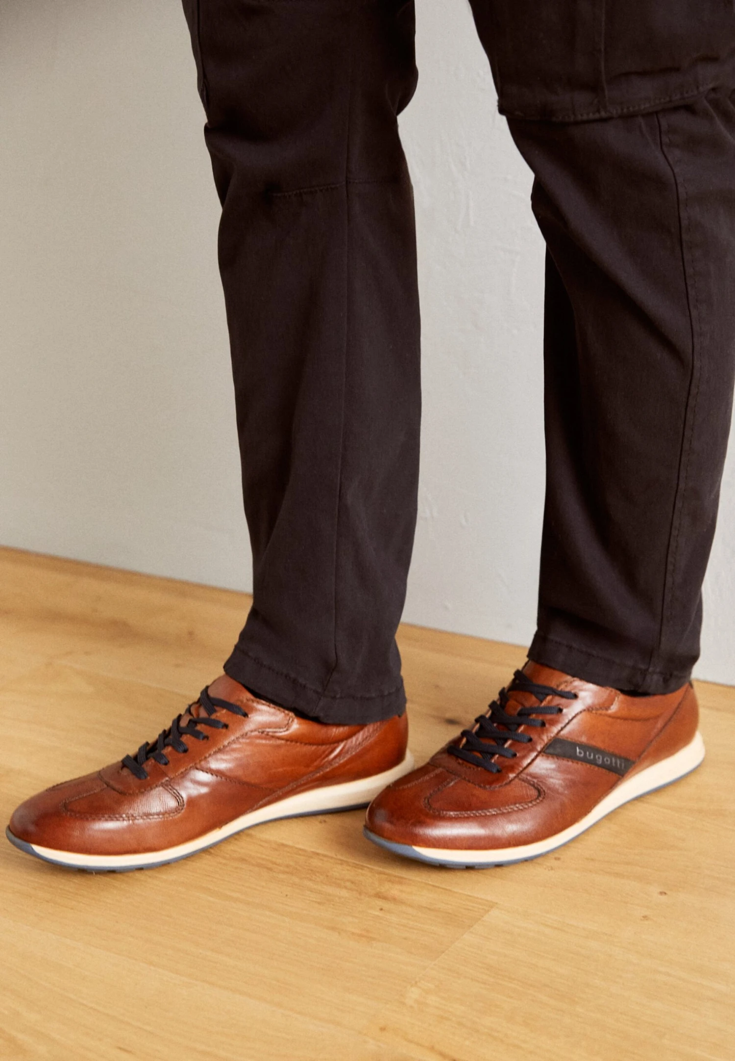 Bugatti Thorello - Sneakers Laag - Cognac 4 Bugatti Thorello - Sneakers Laag - Cognac - Afbeelding 2