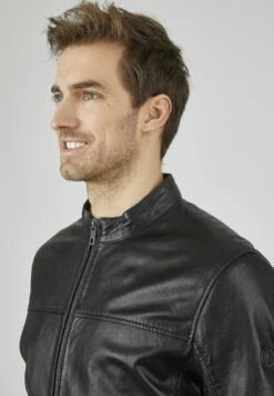 Bugatti Leren Jas - Schwarz 11 Bugatti Leren Jas - Schwarz -Bugatti Winkel 9187eca36d344077a0cf1f25b6b07ccd