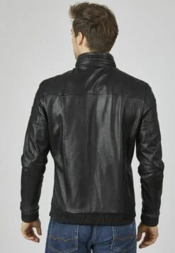 Bugatti Mit Riegeln Und Steppungen - Leren Jas - Schwarz 10 Bugatti Mit Riegeln Und Steppungen - Leren Jas - Schwarz -Bugatti Winkel 9595dc6d9d634003bd5b7d0cfa5b683f