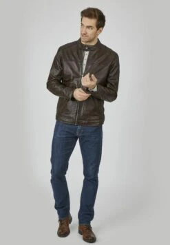 Bugatti Mit Riegeln Und Stehkragen - Leren Jas - Dunkelbraun 9 Bugatti Mit Riegeln Und Stehkragen - Leren Jas - Dunkelbraun -Bugatti Winkel 99b8af2619224b3c8ed8ad308d0ad863