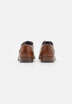 Bugatti Licio Eco - Veterschoenen - Cognac 10 Bugatti Licio Eco - Veterschoenen - Cognac -Bugatti Winkel 9a0418626f3a4eebae18201e190b4fbd