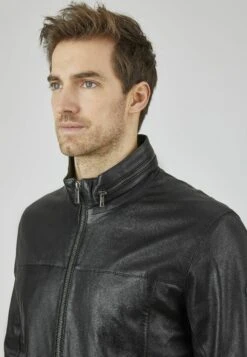 Bugatti Mit Riegeln Und Steppungen - Leren Jas - Schwarz 11 Bugatti Mit Riegeln Und Steppungen - Leren Jas - Schwarz -Bugatti Winkel a533e4bda3ec4227a228dfd4917b4b57