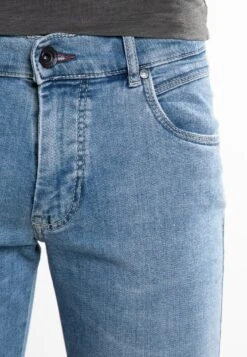 Bugatti Straight Leg Jeans - Mid Blue 10 Bugatti Straight Leg Jeans - Mid Blue -Bugatti Winkel b0006ff6d1354328aa7d9474d39708bb