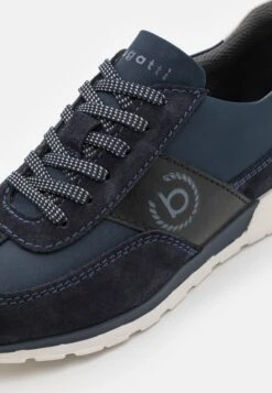 Bugatti Baker - Sneakers Laag - Dark Blue 13 Bugatti Baker - Sneakers Laag - Dark Blue -Bugatti Winkel b0e9e824b406404fb21b3c968ebd3d48