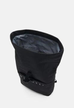 Bugatti Rina - Rugzak - Schwarz 10 Bugatti Rina - Rugzak - Schwarz -Bugatti Winkel c0f6d1ab1cac425d9fcd907c9bc835fe