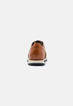 Bugatti Cirino - Sneakers Laag - Cognac 10 Bugatti Cirino - Sneakers Laag - Cognac -Bugatti Winkel c56f90de53e84060a93f09a3007427d2