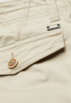 Bugatti Bermuda Mit- Shorts - Ecru -Bugatti Winkel d3f509dbc3bd4996b6c3478c50eda500