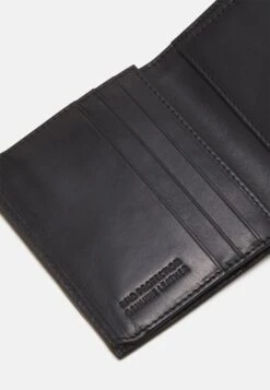 Bugatti Mit Klappe Unisex - Portemonnee - Black 11 Bugatti Mit Klappe Unisex - Portemonnee - Black -Bugatti Winkel d494b5fa8a184cf68e96d036c2df529f