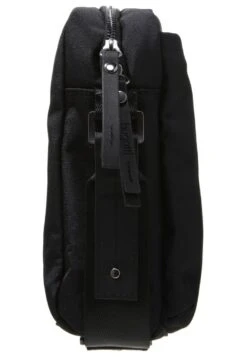 Bugatti Schoudertas - Schwarz -Bugatti Winkel d5ae8af9499f46c2b30cc8d87c3d4199