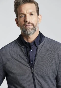 Bugatti Collage - Sweater Met Rits - Marine 13 Bugatti Collage - Sweater Met Rits - Marine -Bugatti Winkel d6c12ec60b194030bcb32c555ed10d54